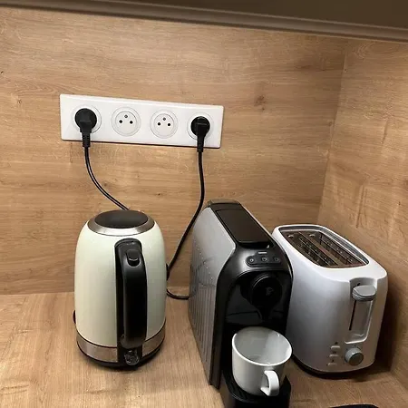 Stylish 2 Bedroom In Centre, Free Parking *